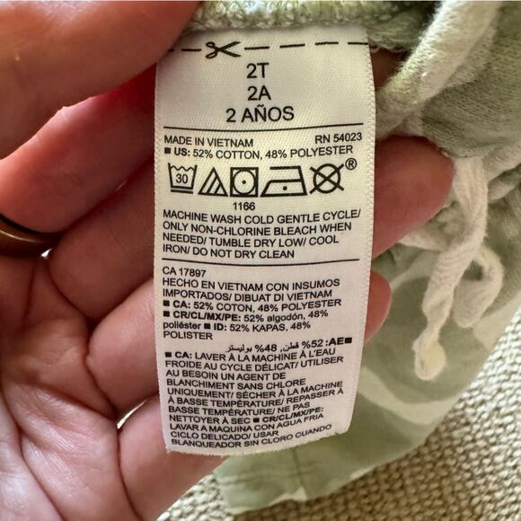 Old Navy 2T light camo functional drawstring shorts with pockets - Picture 4 of 6